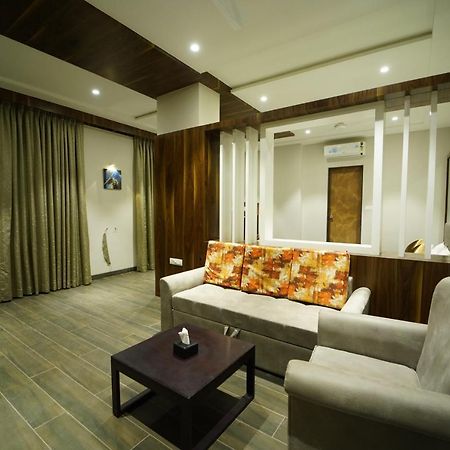 Hotel The Royal Inn Baramati Exterior photo
