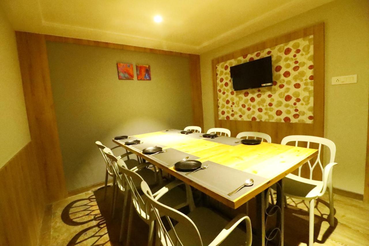 Hotel The Royal Inn Baramati Exterior photo
