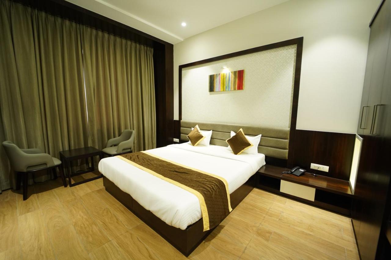 Hotel The Royal Inn Baramati Exterior photo