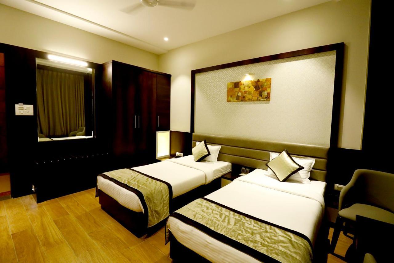 Hotel The Royal Inn Baramati Exterior photo